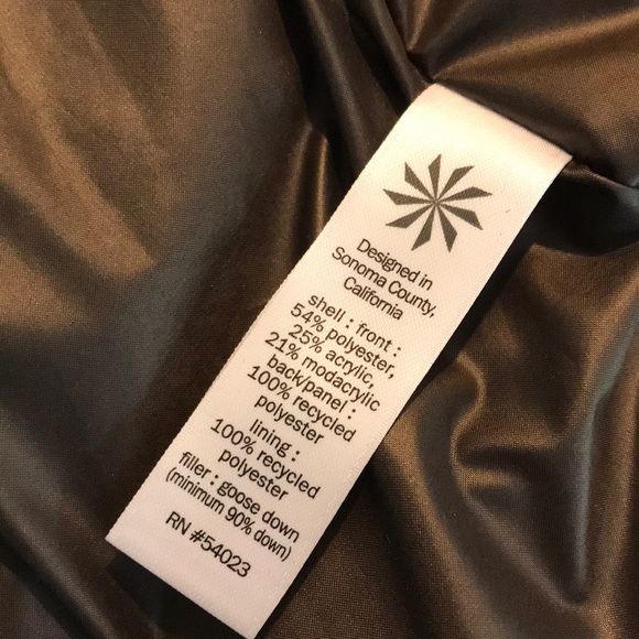 Athleta Down Puffer Vest - Picture 5 of 9